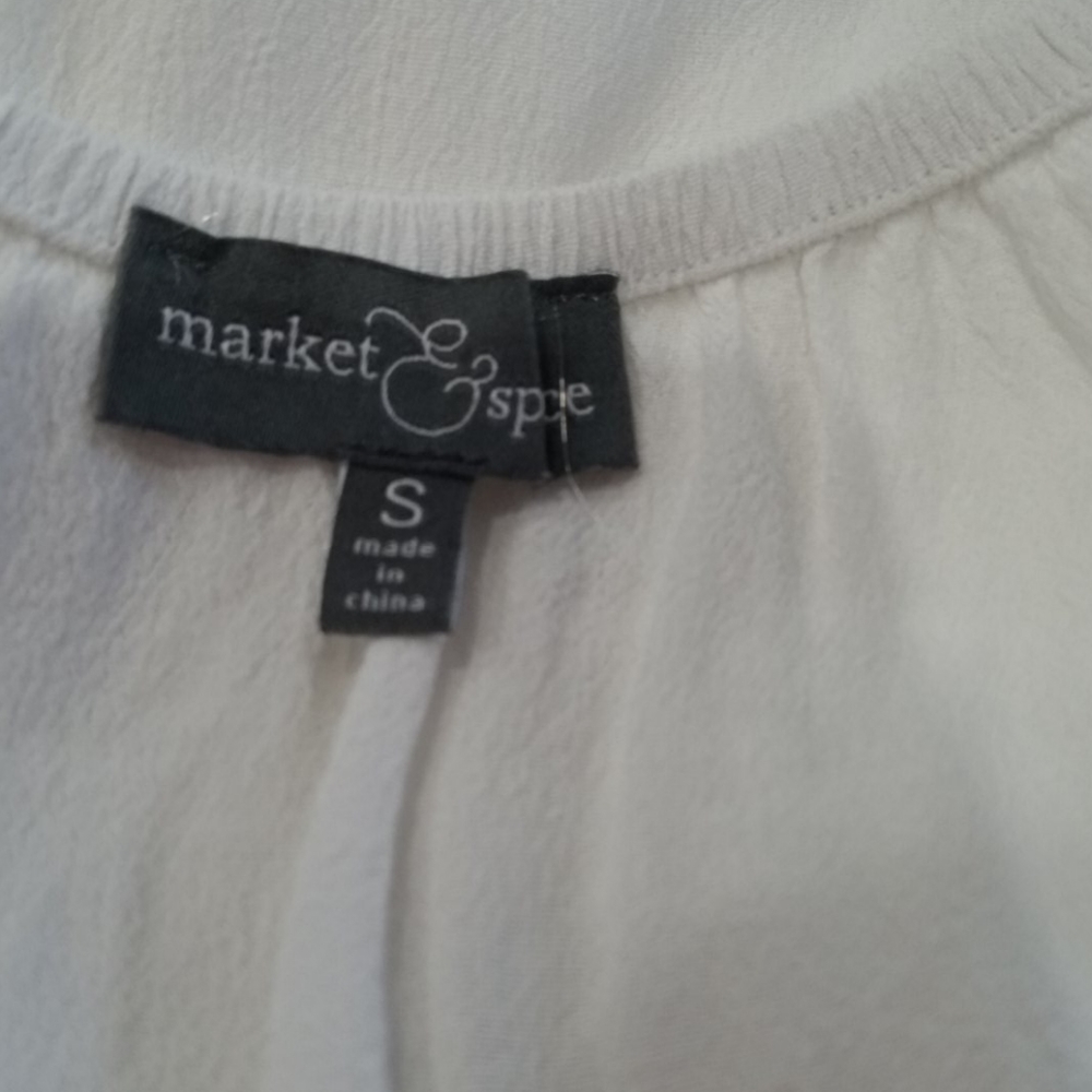 GUC Market & Spruce White Top Size Small - Picture 7 of 7
